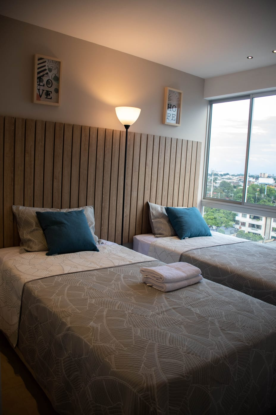 Lujoso y central apto justo donde vibra Cali