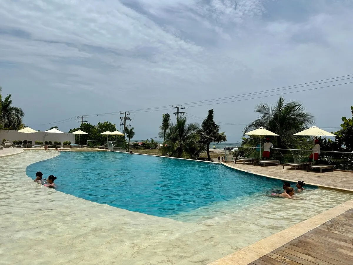 Jacuzzi privado, preciosas vistas al mar, acceso a la playa